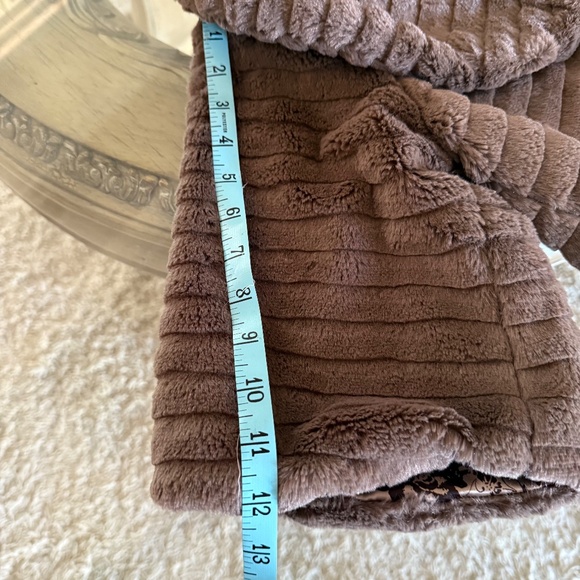 Forever 21 Gray Faux Fur Shrug Bolero Cropped Jacket Glam Party Retro Sz M - Picture 8 of 10